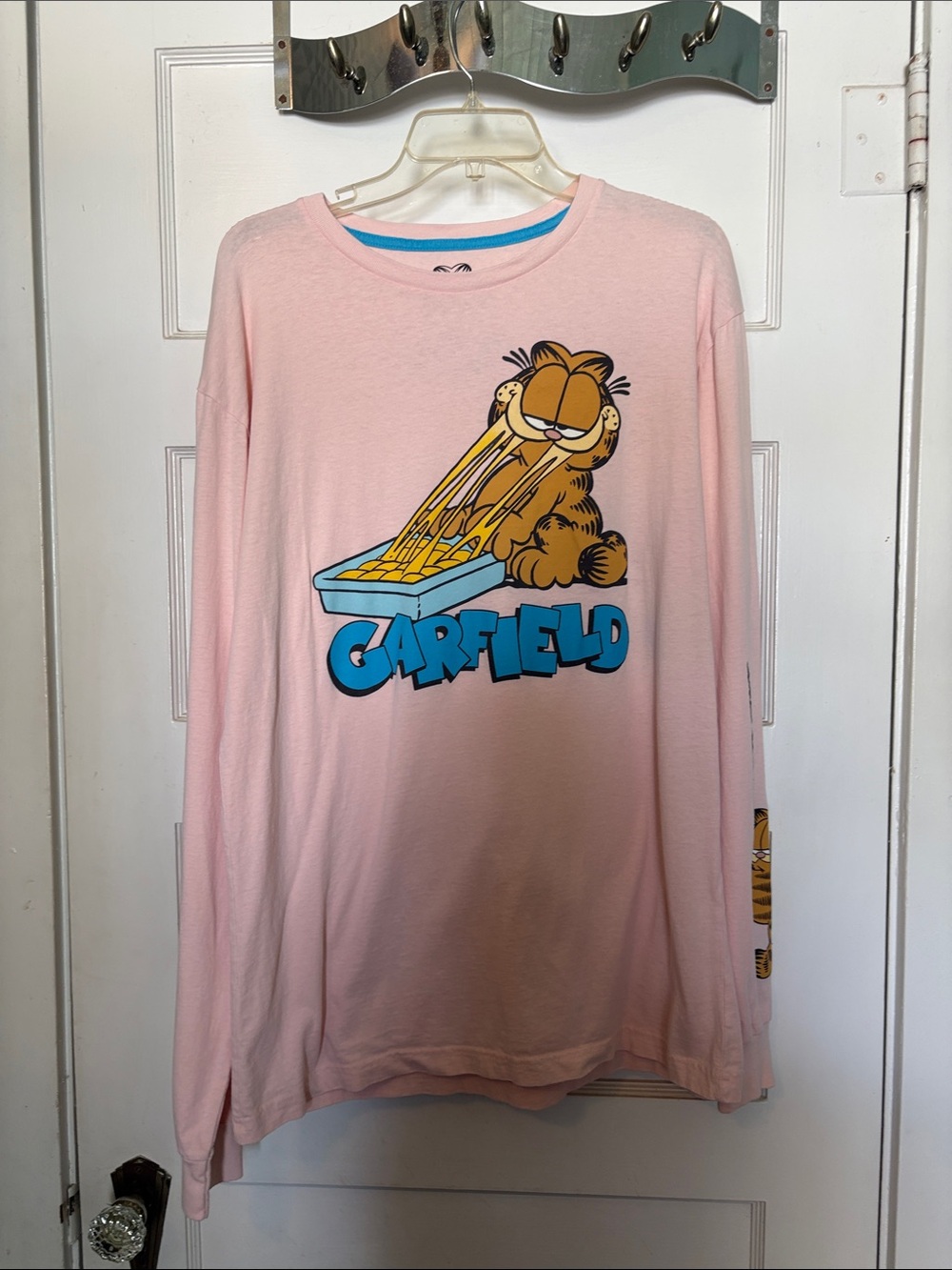 Garfield Pink Long-Sleeve Graphic Tee Size L